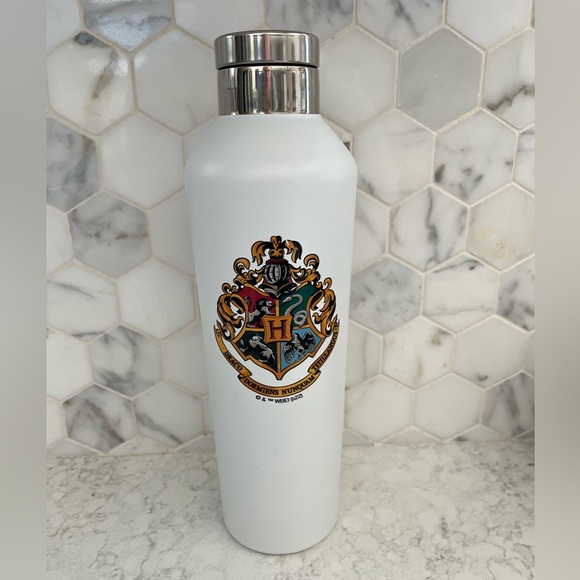 Warner Bros. Other - Harry Potter/Hogwarts/Hufflepuff Crest Stainless Steel Water Bottle NWOT - 21 oz